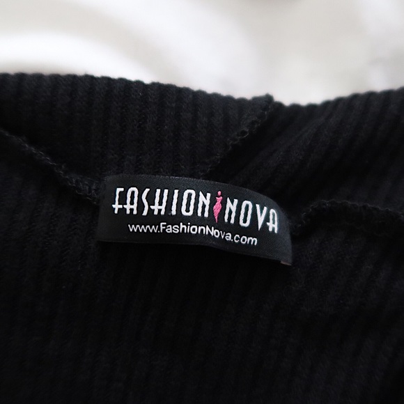 Fashion Nova | NWOT* Black Crop Long Sleeve Hoodie - Picture 5 of 8